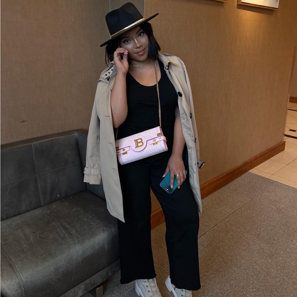 Meet your Posher, Samantha